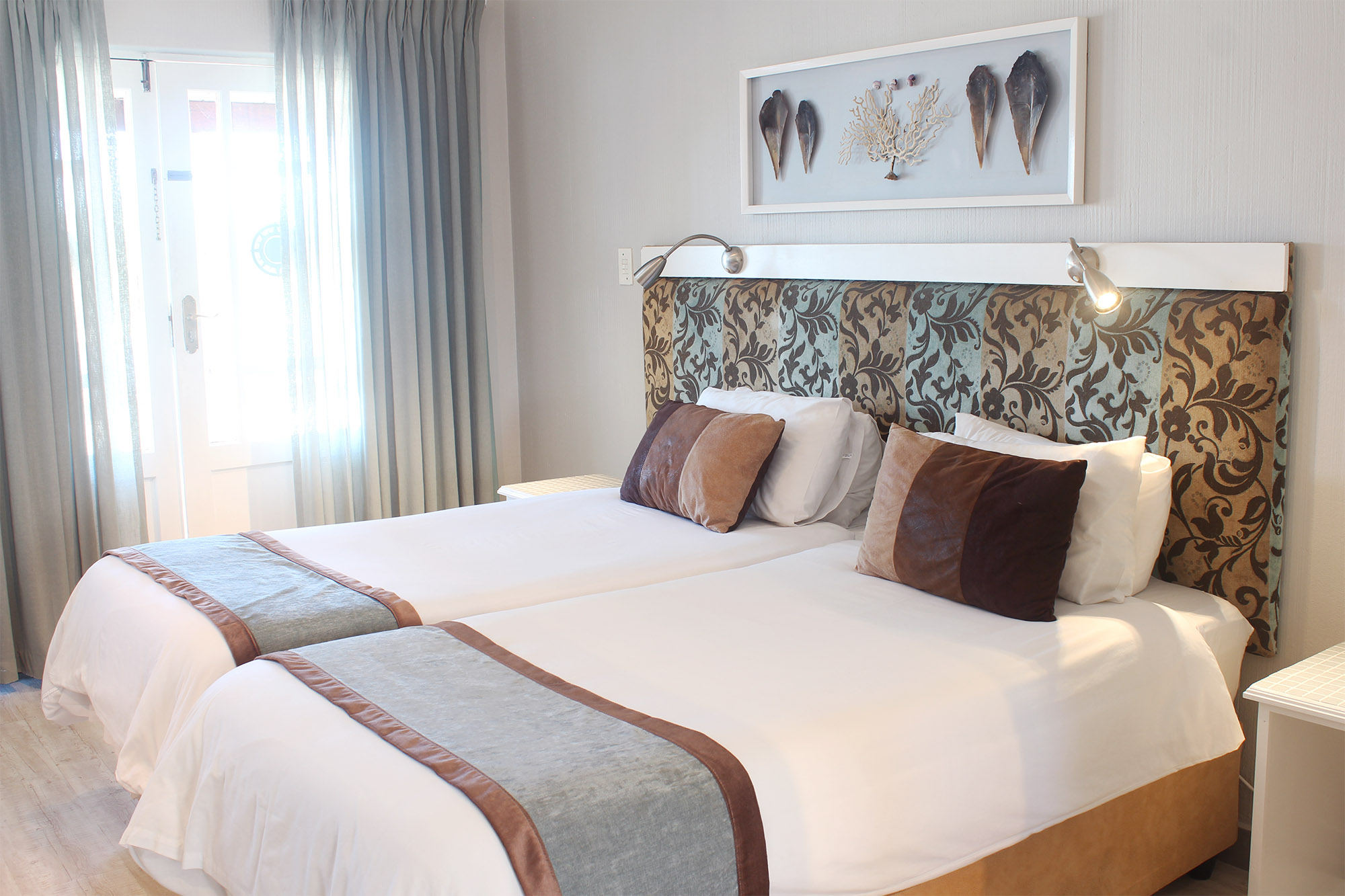 Oceans Hotel Hotel Twin Room – Main Entrance