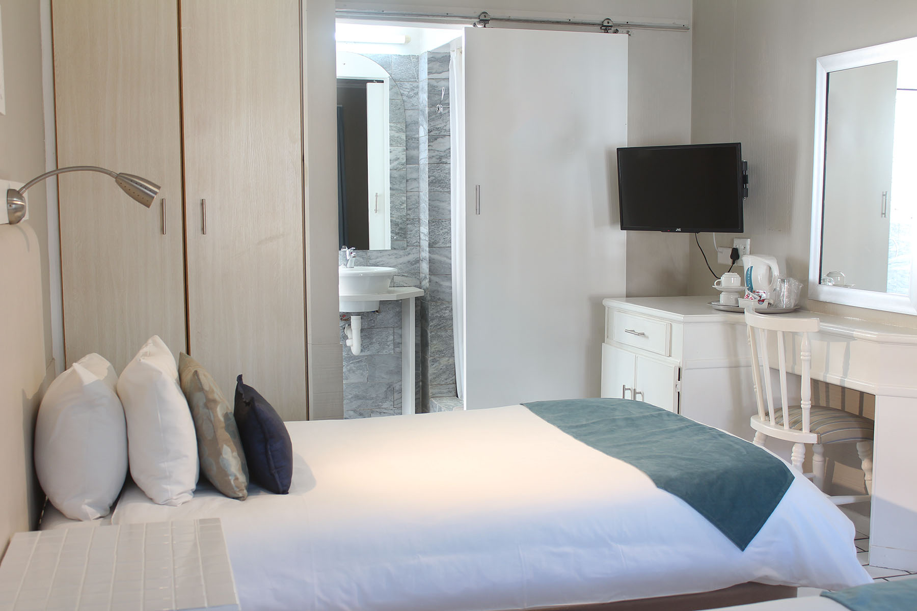 Oceans Hotel Hotel Twin Room – Pool Area